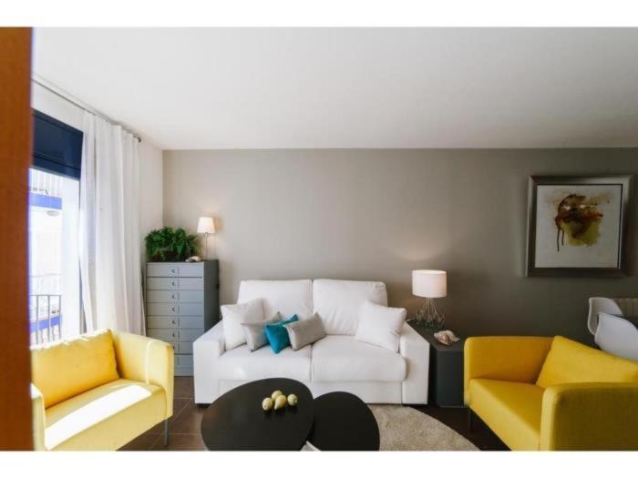 Sitges Spaces Deluxe Beach Apartment- 3 Bedroom, 2 Bathroom, Next To Beach, Sleeps 6 Kültér fotó