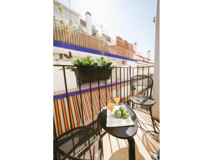 Sitges Spaces Deluxe Beach Apartment- 3 Bedroom, 2 Bathroom, Next To Beach, Sleeps 6 Kültér fotó